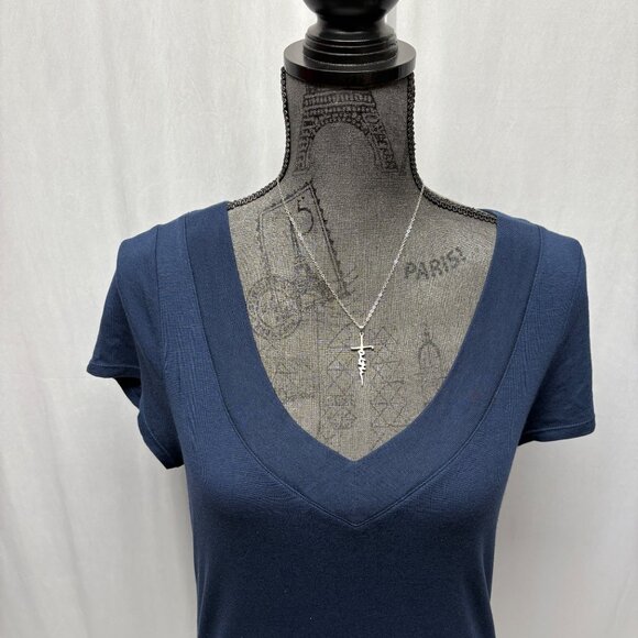 Old Navy V-Neck T-Shirt Womens Sz Large Blue Short Sleeve Soft Comfy Casual - Picture 2 of 8